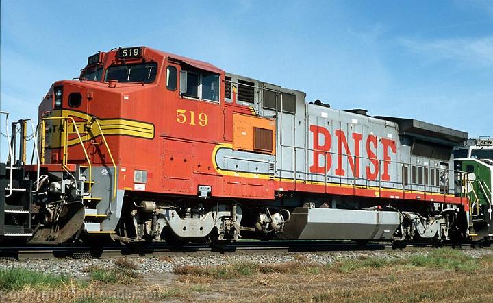 BNSF 519 B40 8W.jpg